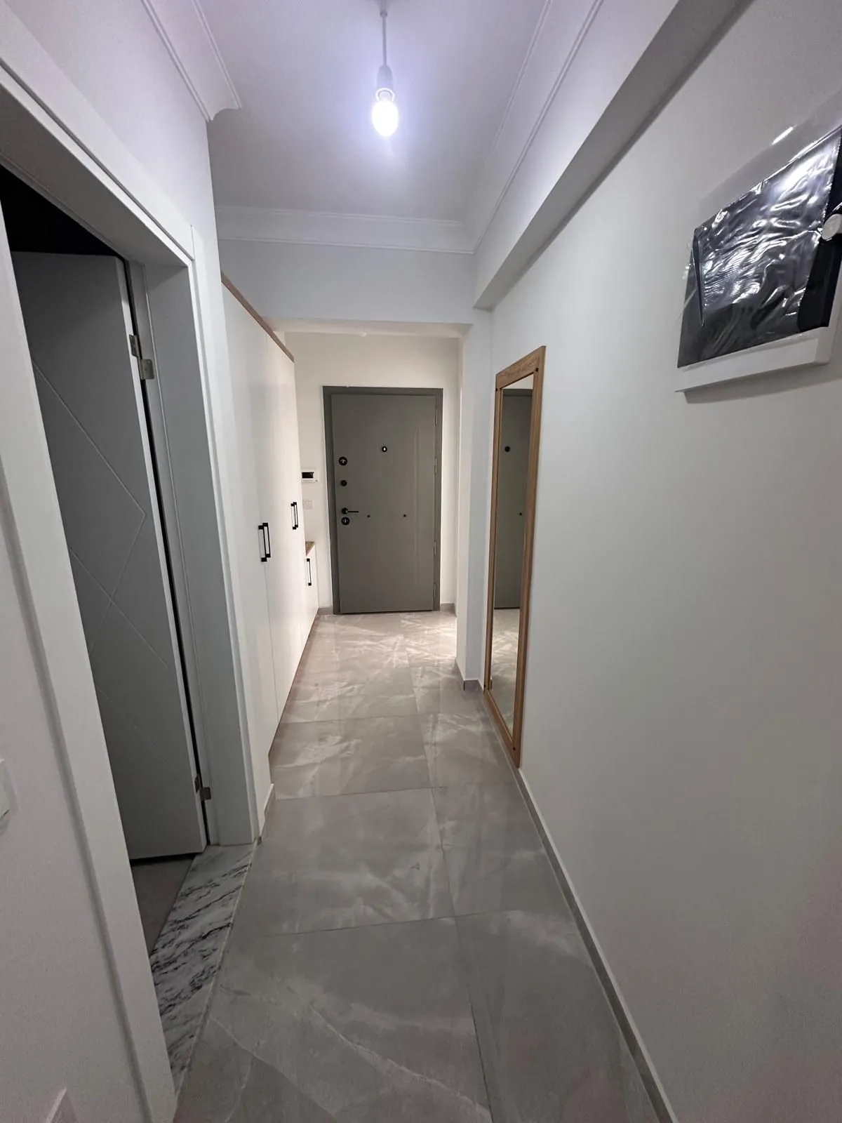 ORTACA CENGİZ TOPEL CAD. SPACIOUS 1+1 FOR SALE - Görsel 3