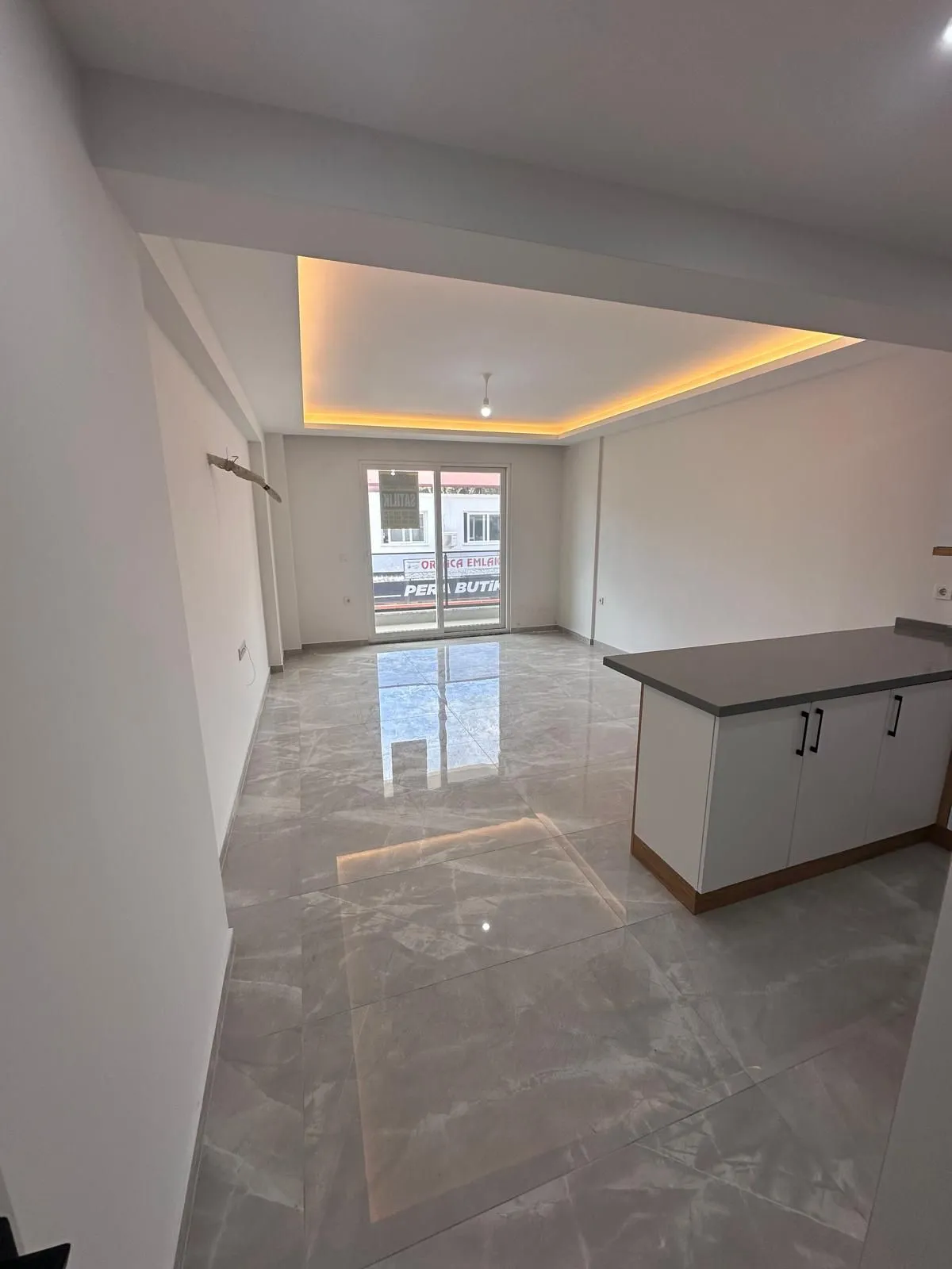 ORTACA CENGİZ TOPEL CAD. SPACIOUS 1+1 FOR SALE - Görsel 4