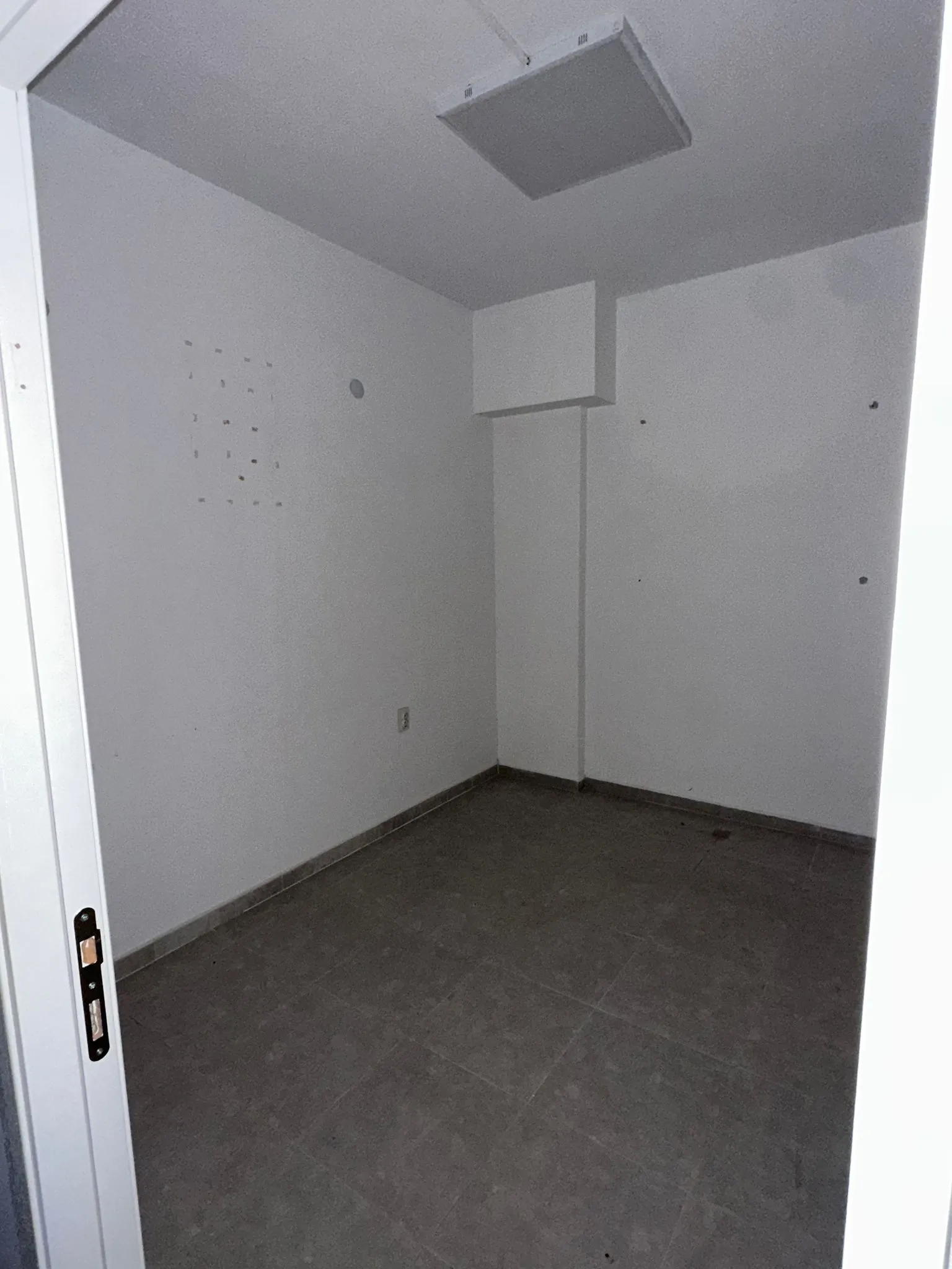 LARGE SHOP FOR RENT IN BEŞKÖPRÜ DISTRICT - Görsel 19