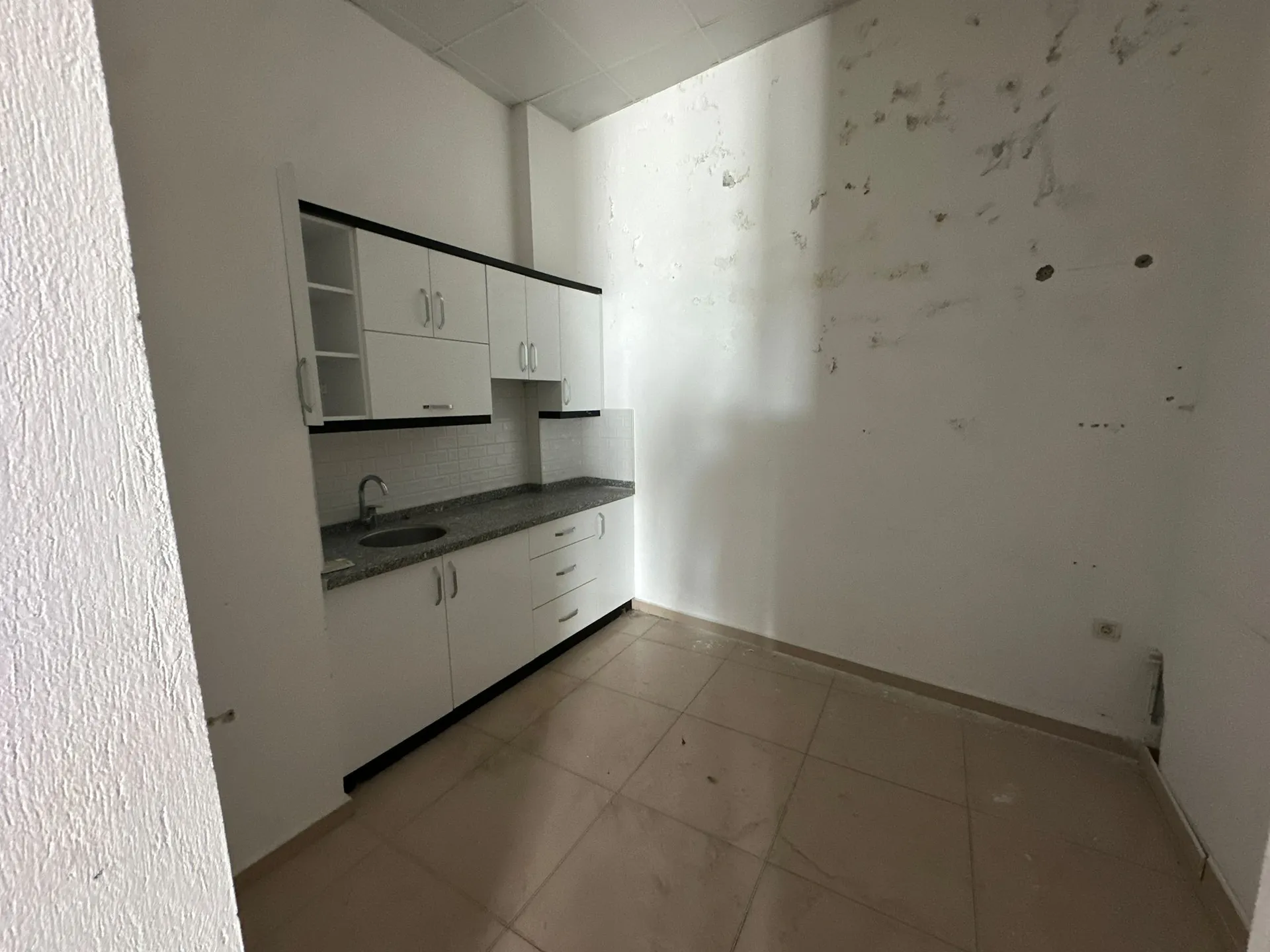 LARGE SHOP FOR RENT IN BEŞKÖPRÜ DISTRICT - Görsel 9