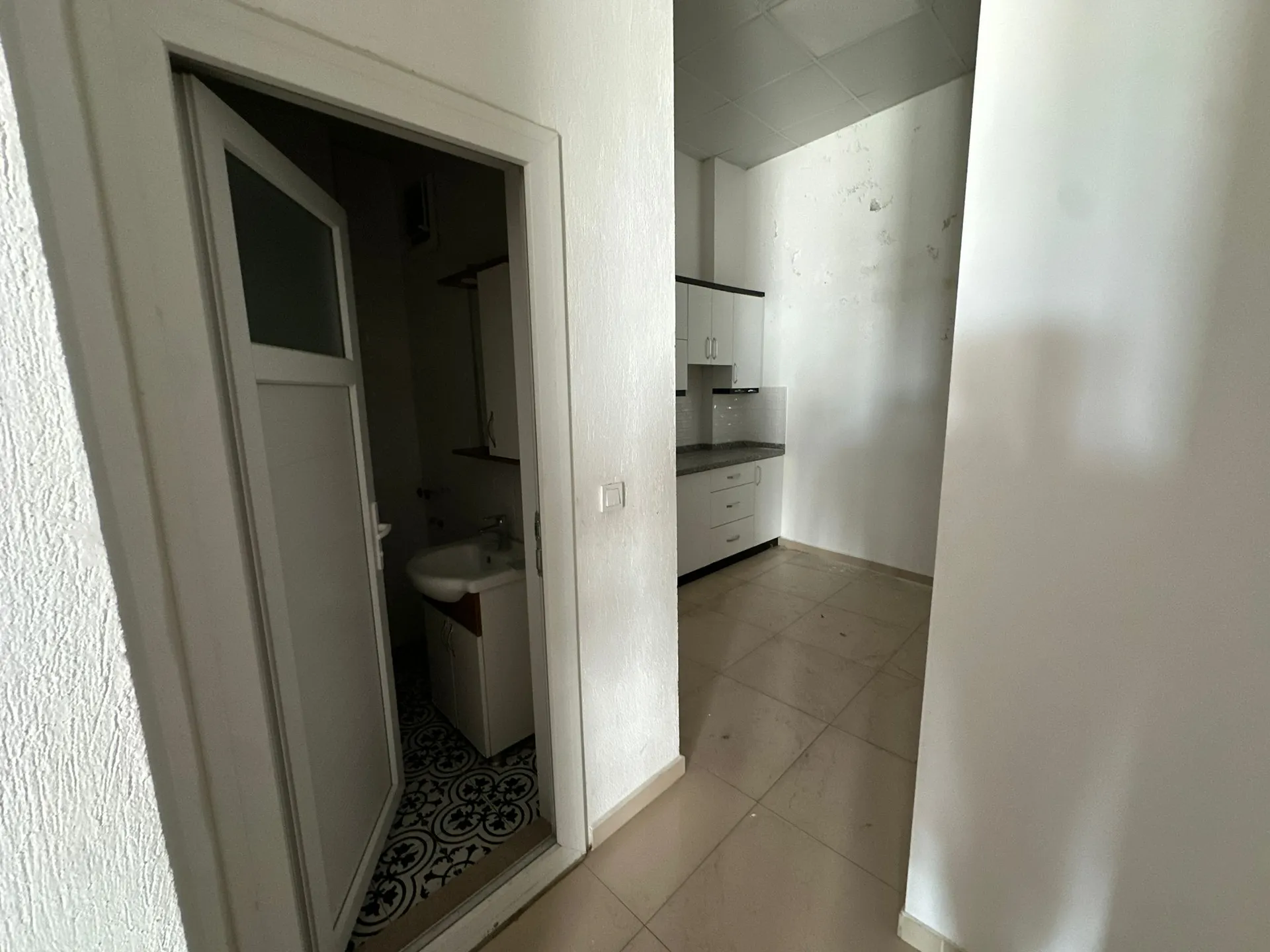 LARGE SHOP FOR RENT IN BEŞKÖPRÜ DISTRICT - Görsel 10